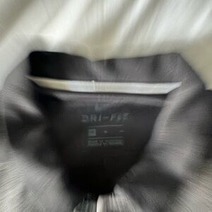 Nike golf shirt size medium